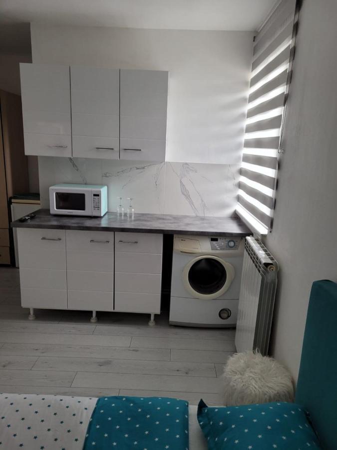 Zenlux Hotel Iasi Buitenkant foto