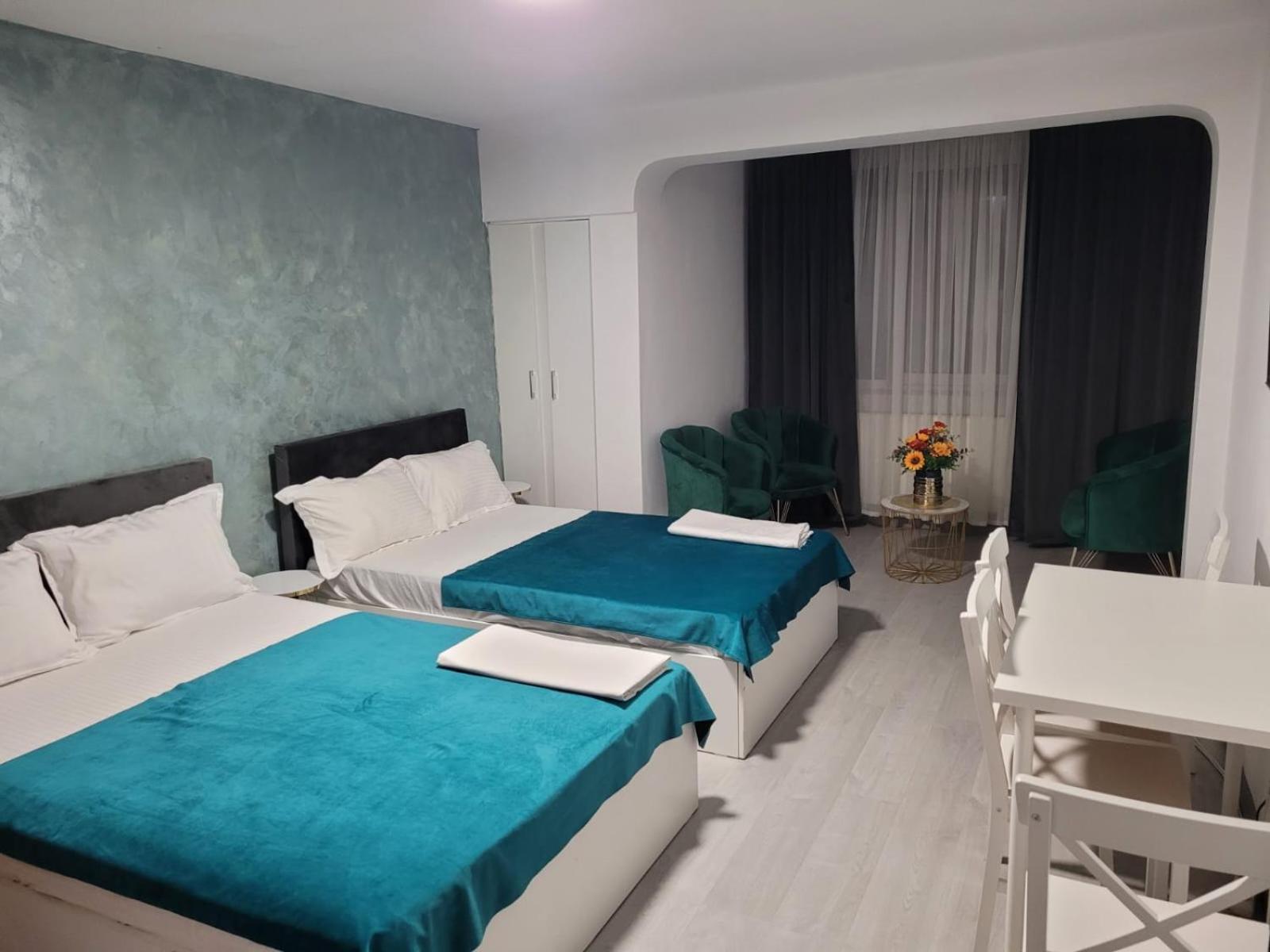 Zenlux Hotel Iasi Buitenkant foto