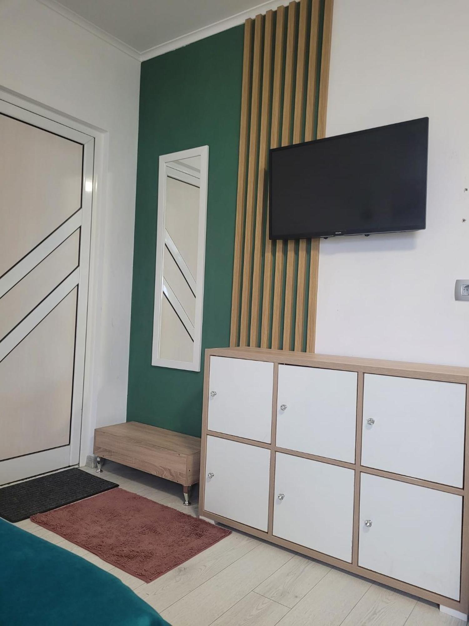 Zenlux Hotel Iasi Buitenkant foto
